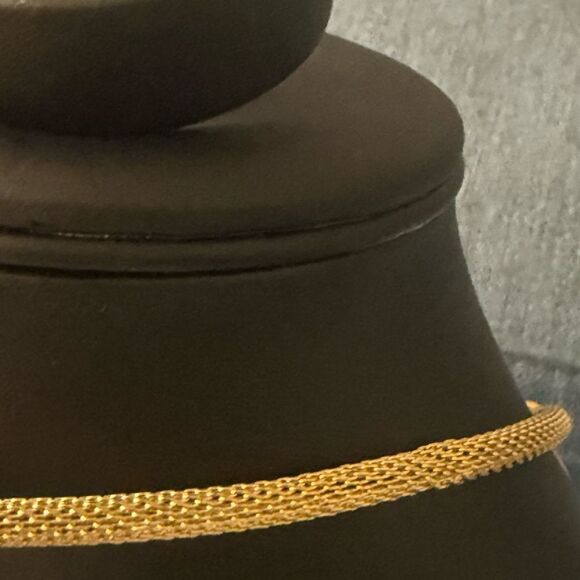 Vintage Signed Monet Gold-Tone Collar Necklace With Vintage Hoop Clip Earrings. - Picture 5 of 12